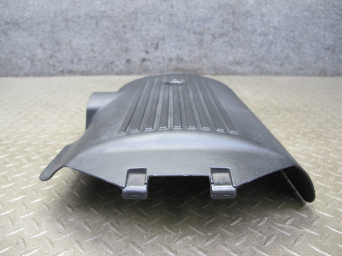 2003-2007 Hummer H2 6.2L V8 Front Engine Motor Shield Plastic Cover Panel Trim