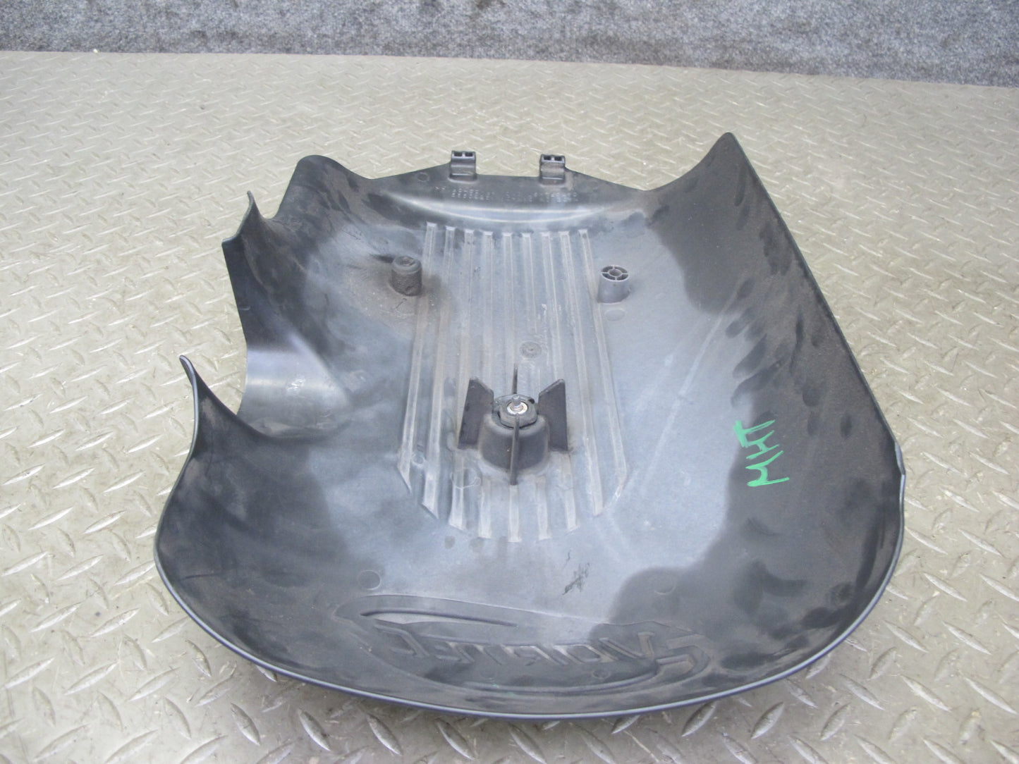 2003-2007 Hummer H2 6.2L V8 Front Engine Motor Shield Plastic Cover Panel Trim