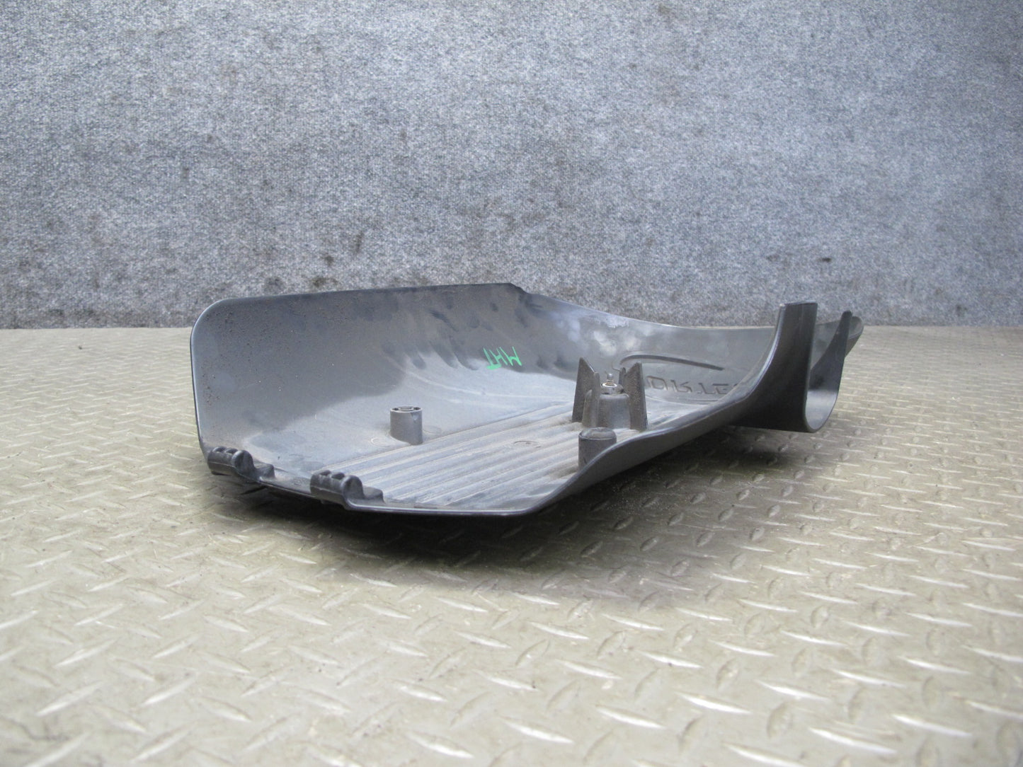 2003-2007 Hummer H2 6.2L V8 Front Engine Motor Shield Plastic Cover Panel Trim