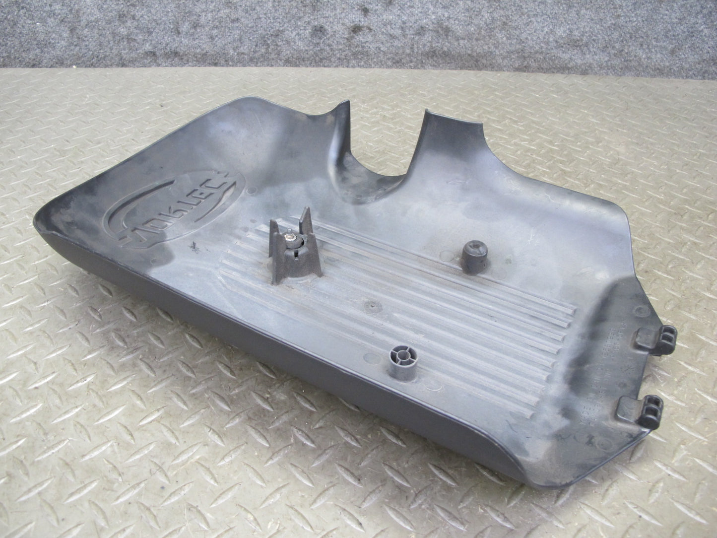 2003-2007 Hummer H2 6.2L V8 Front Engine Motor Shield Plastic Cover Panel Trim