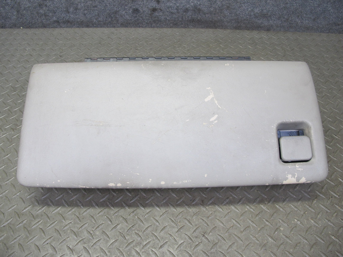 2003-2004 Hummer H2 Front Right Passenger Dash Glove Box Compartment Storage