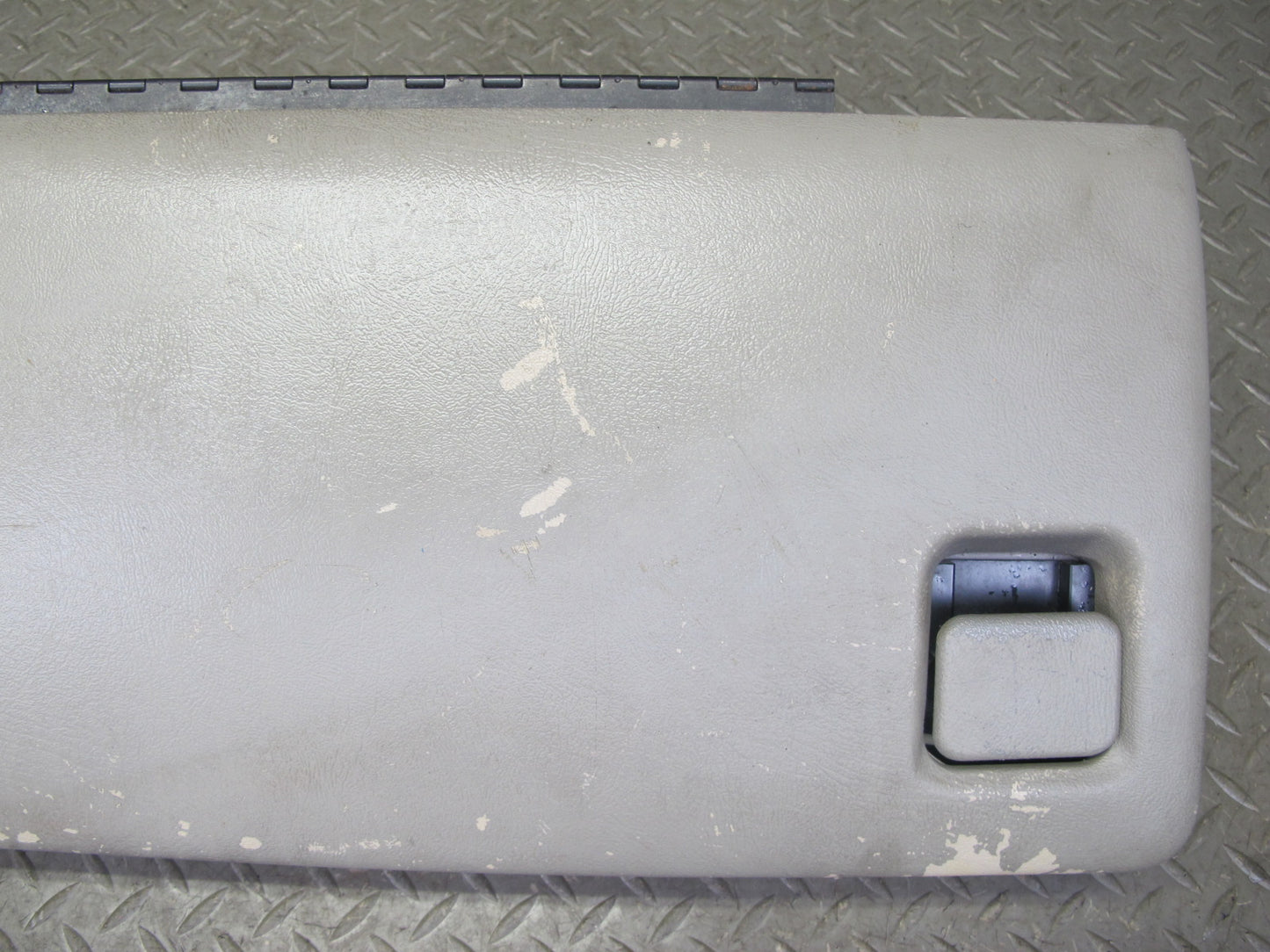 2003-2004 Hummer H2 Front Right Passenger Dash Glove Box Compartment Storage