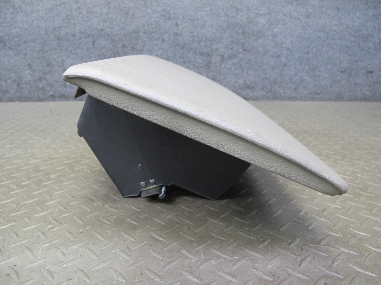 2003-2004 Hummer H2 Front Right Passenger Dash Glove Box Compartment Storage