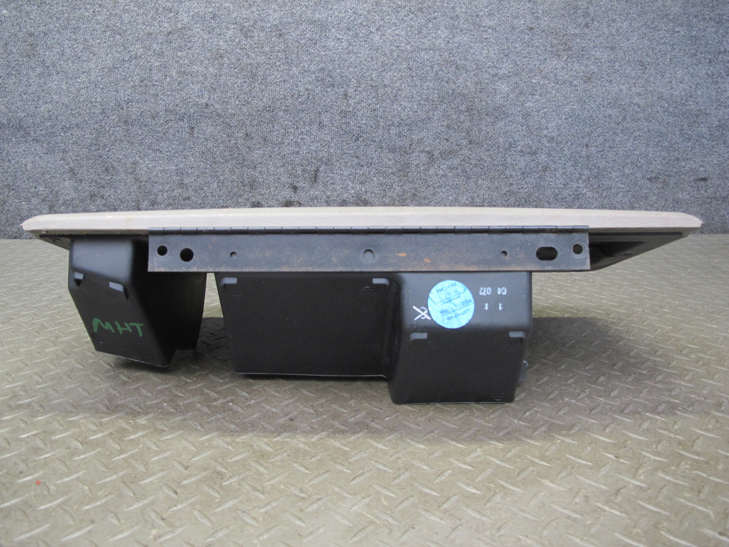 2003-2004 Hummer H2 Front Right Passenger Dash Glove Box Compartment Storage