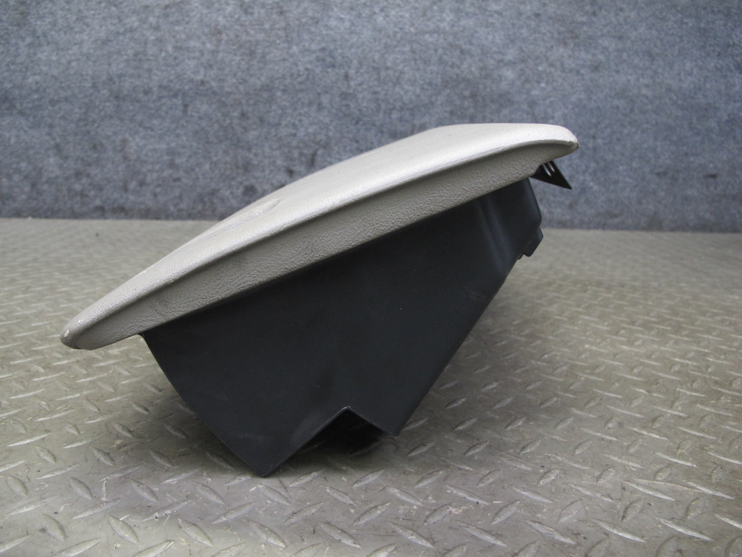 2003-2004 Hummer H2 Front Right Passenger Dash Glove Box Compartment Storage