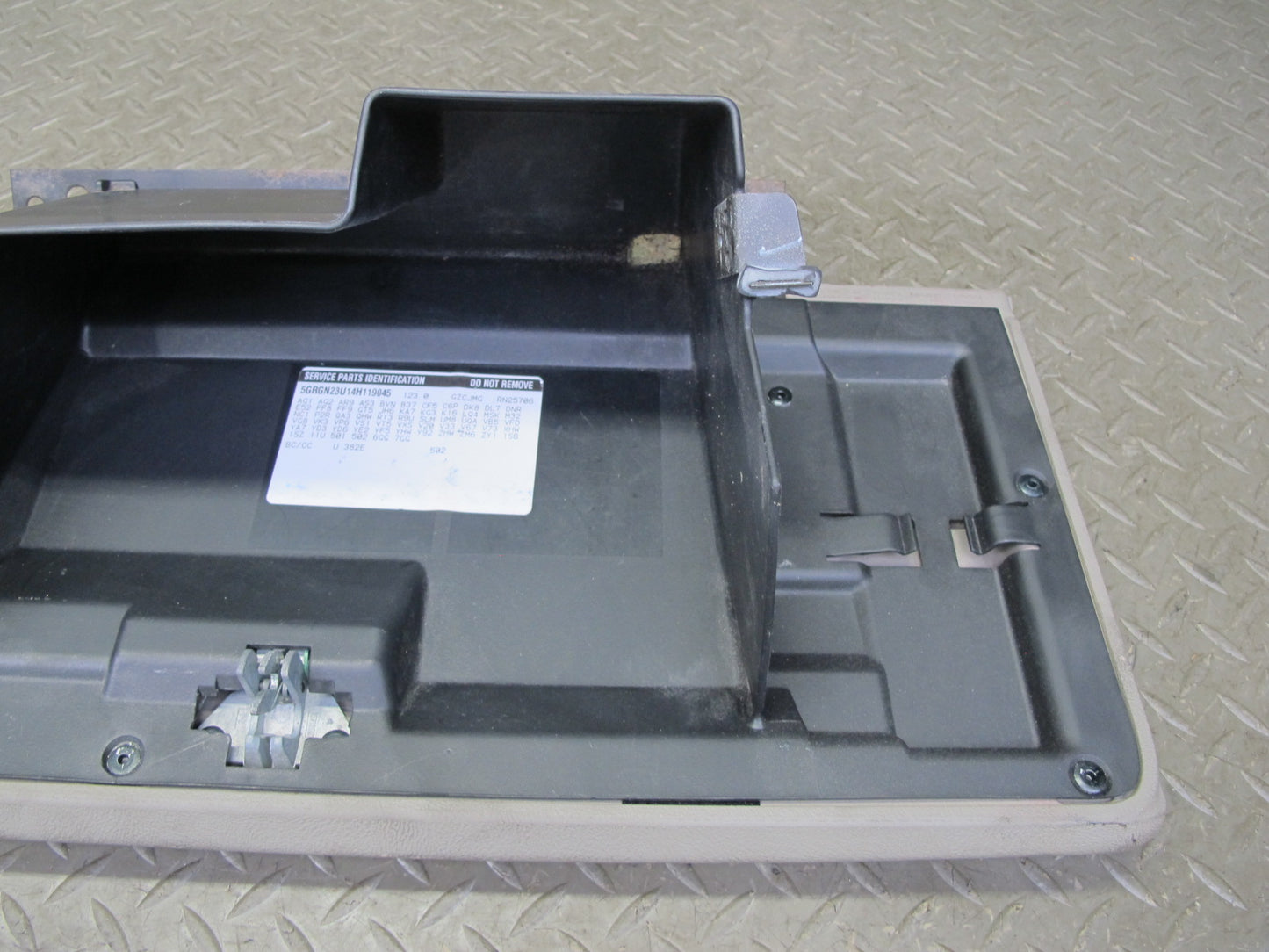 2003-2004 Hummer H2 Front Right Passenger Dash Glove Box Compartment Storage