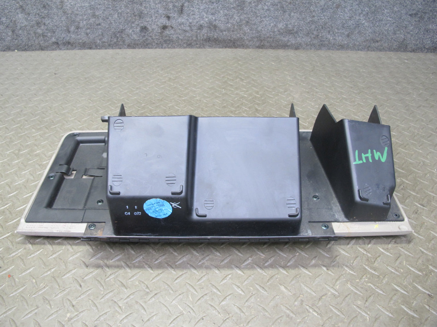 2003-2004 Hummer H2 Front Right Passenger Dash Glove Box Compartment Storage