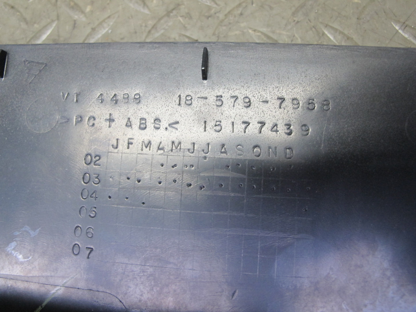 2003-2007 Hummer H2 Dash Instrument Panel Speedometer Trim Bezel Panel 15177439