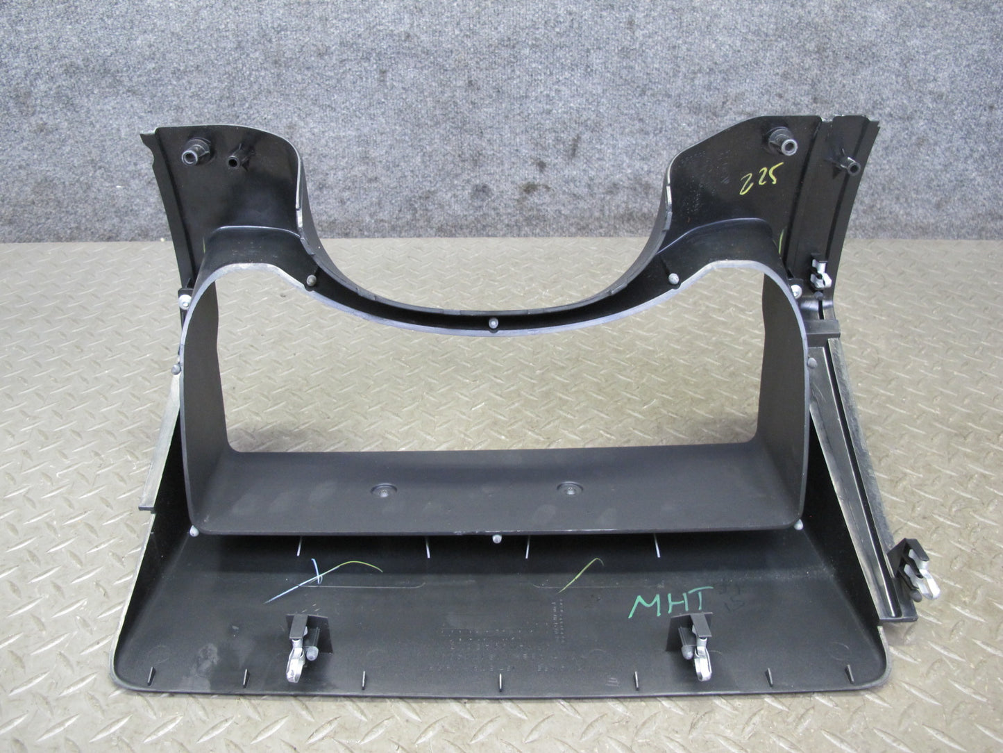 2003-2007 Hummer H2 Dash Instrument Panel Speedometer Trim Bezel Panel 15177439