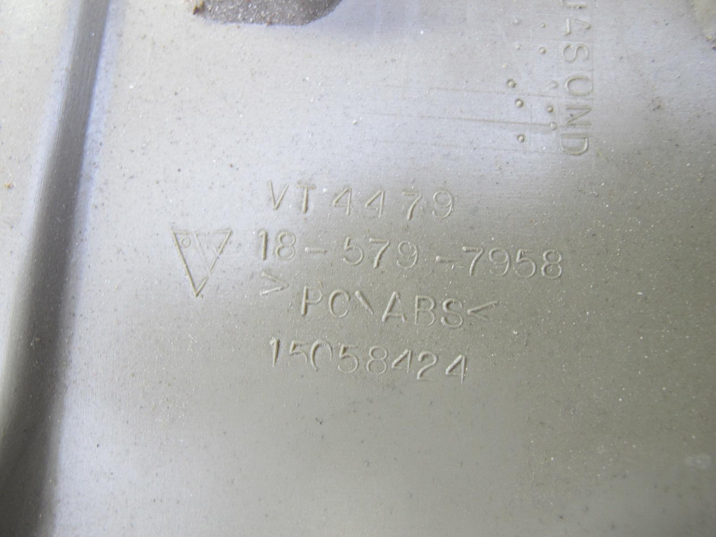 2003-2007 Hummer H2 Dash Front Left Lower Knee Trim Cover Panel 15058424