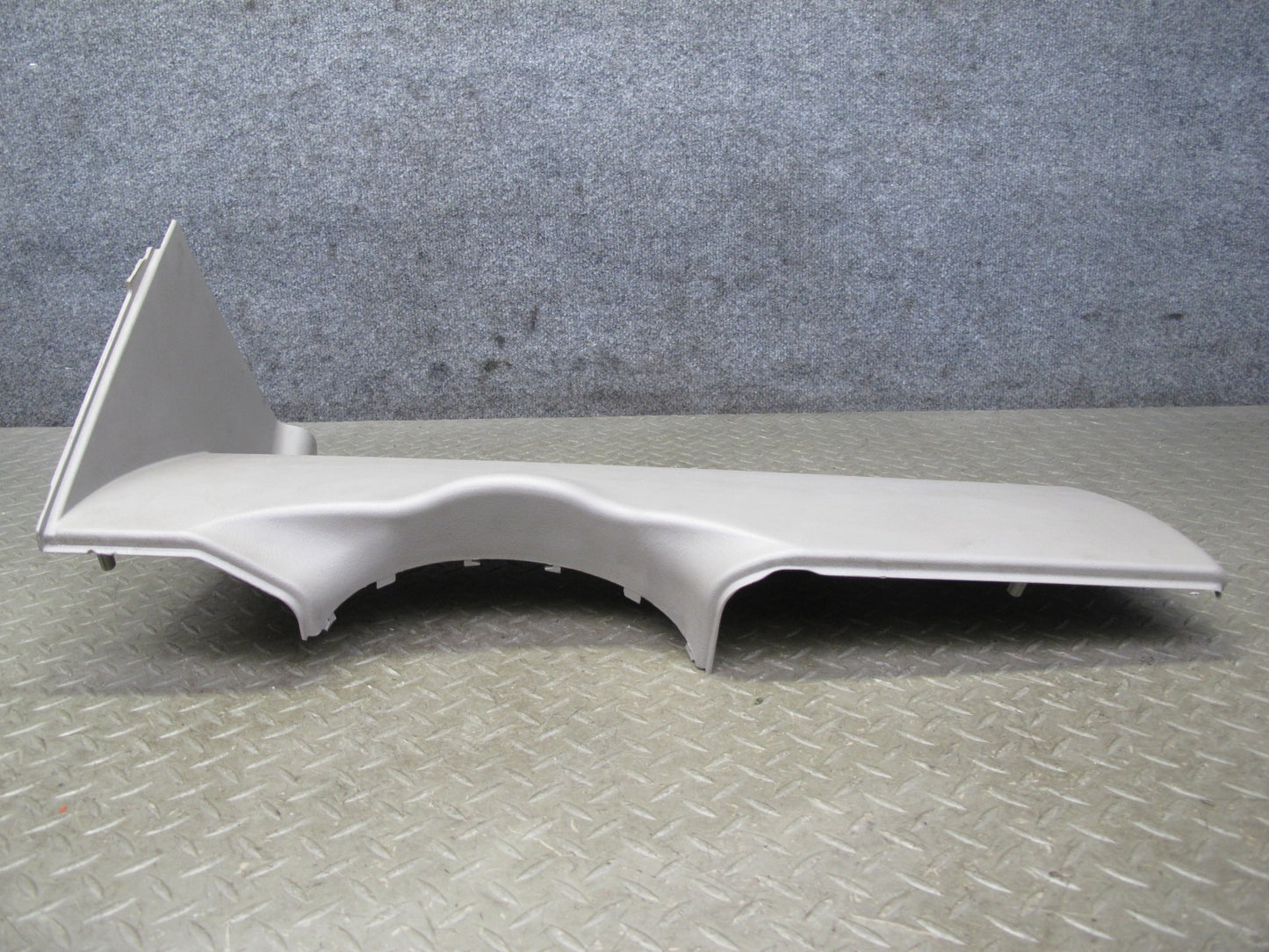 2003-2007 Hummer H2 Dash Front Left Lower Knee Trim Cover Panel 15058424