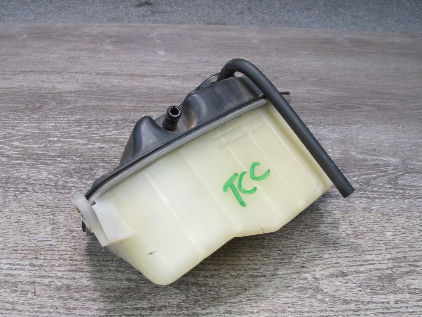 95-97 Lexus LS400 Celsior Engine Coolant Expansion Overflow Reservoir Tank OEM