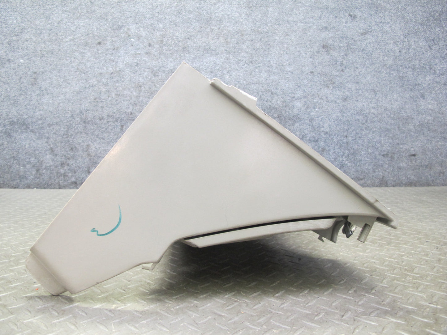 2003-2007 Hummer H2 Dash Front Left Lower Knee Trim Cover Panel 15058424