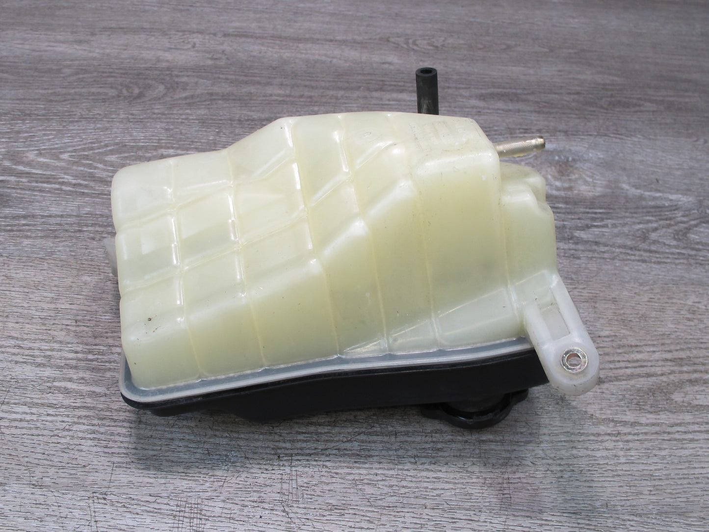 95-97 Lexus LS400 Celsior Engine Coolant Expansion Overflow Reservoir Tank OEM
