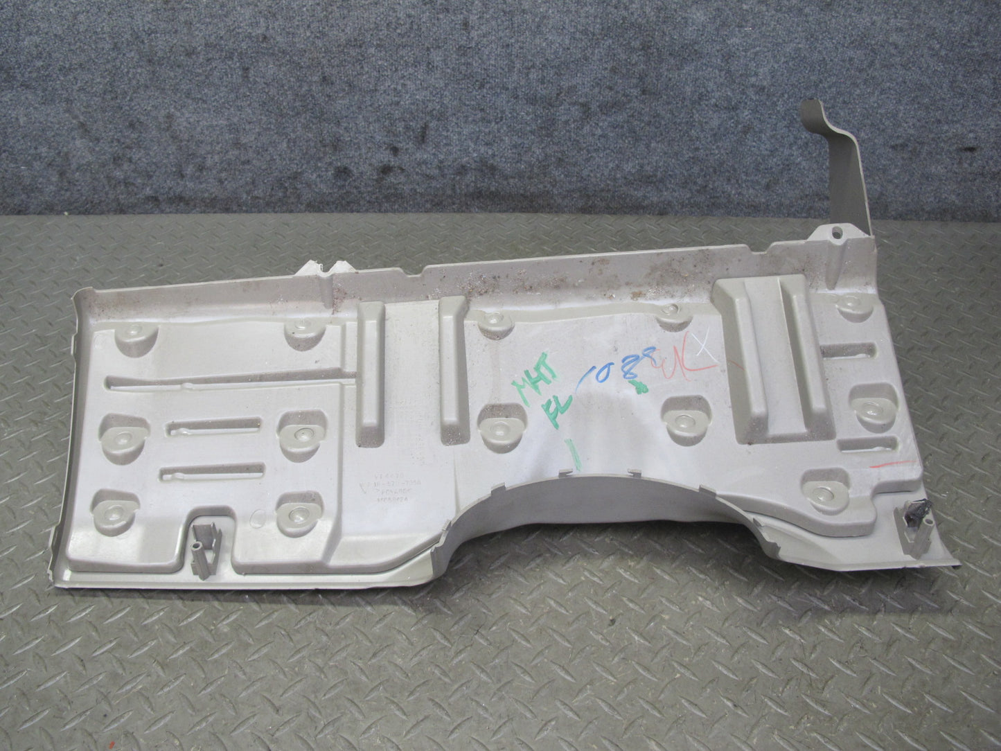 2003-2007 Hummer H2 Dash Front Left Lower Knee Trim Cover Panel 15058424