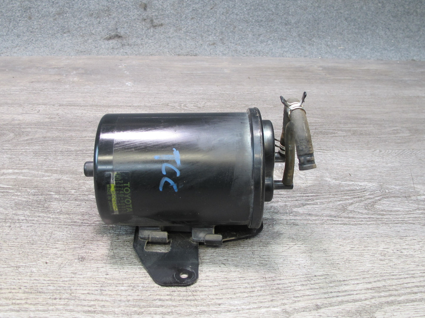 95-00 Toyota Celsior UCF20 RHD Fuel Evap Vapor Charcoal Canister 77740-50052 OEM