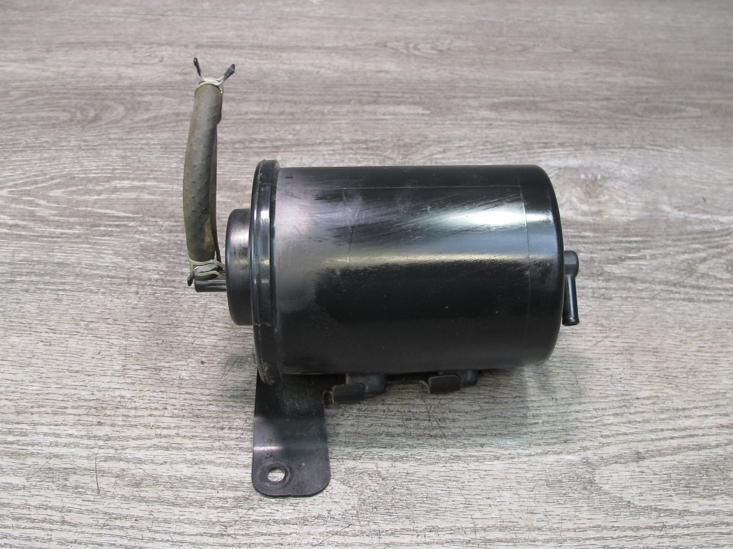 95-00 Toyota Celsior UCF20 RHD Fuel Evap Vapor Charcoal Canister 77740-50052 OEM