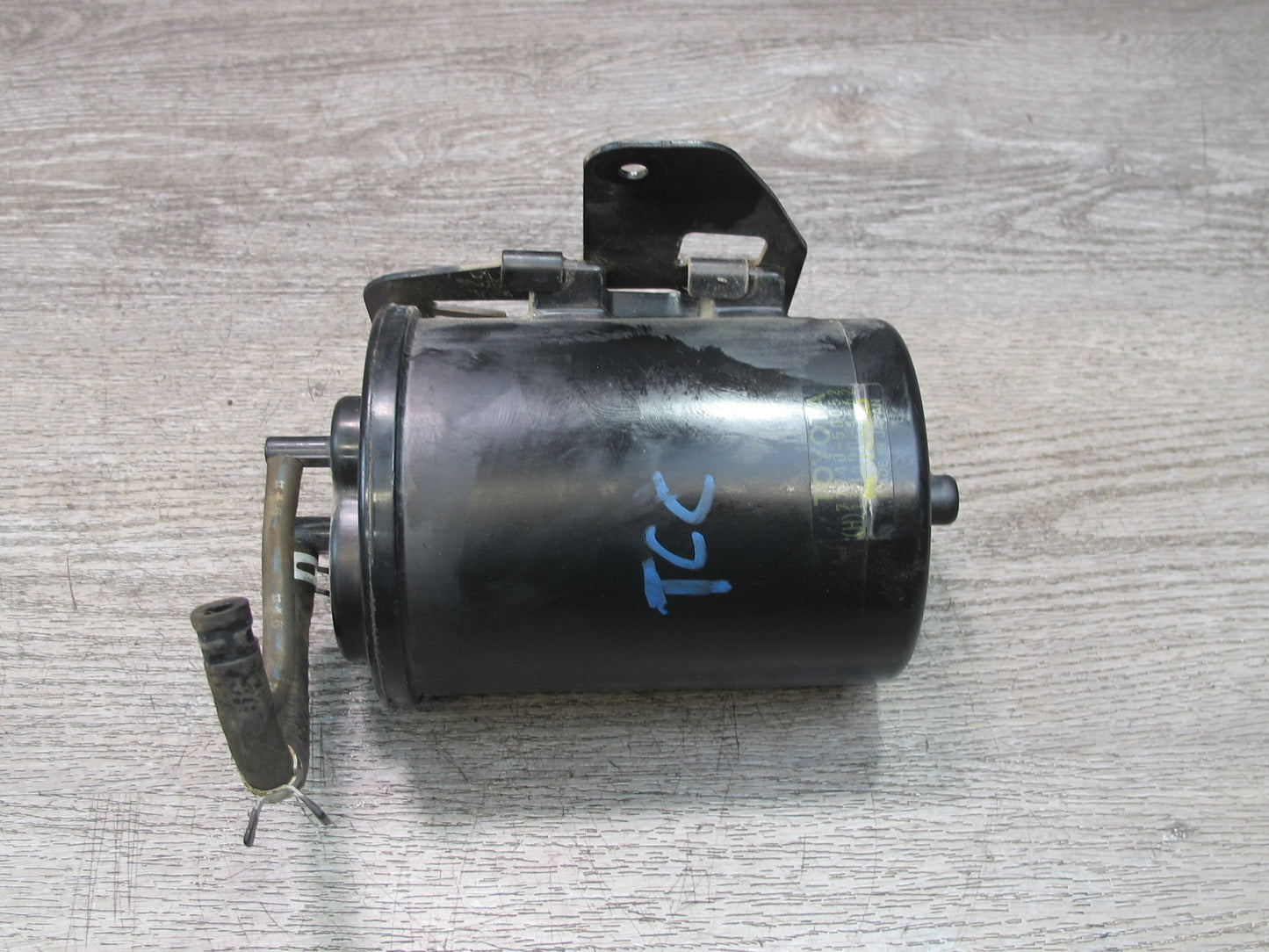 95-00 Toyota Celsior UCF20 RHD Fuel Evap Vapor Charcoal Canister 77740-50052 OEM