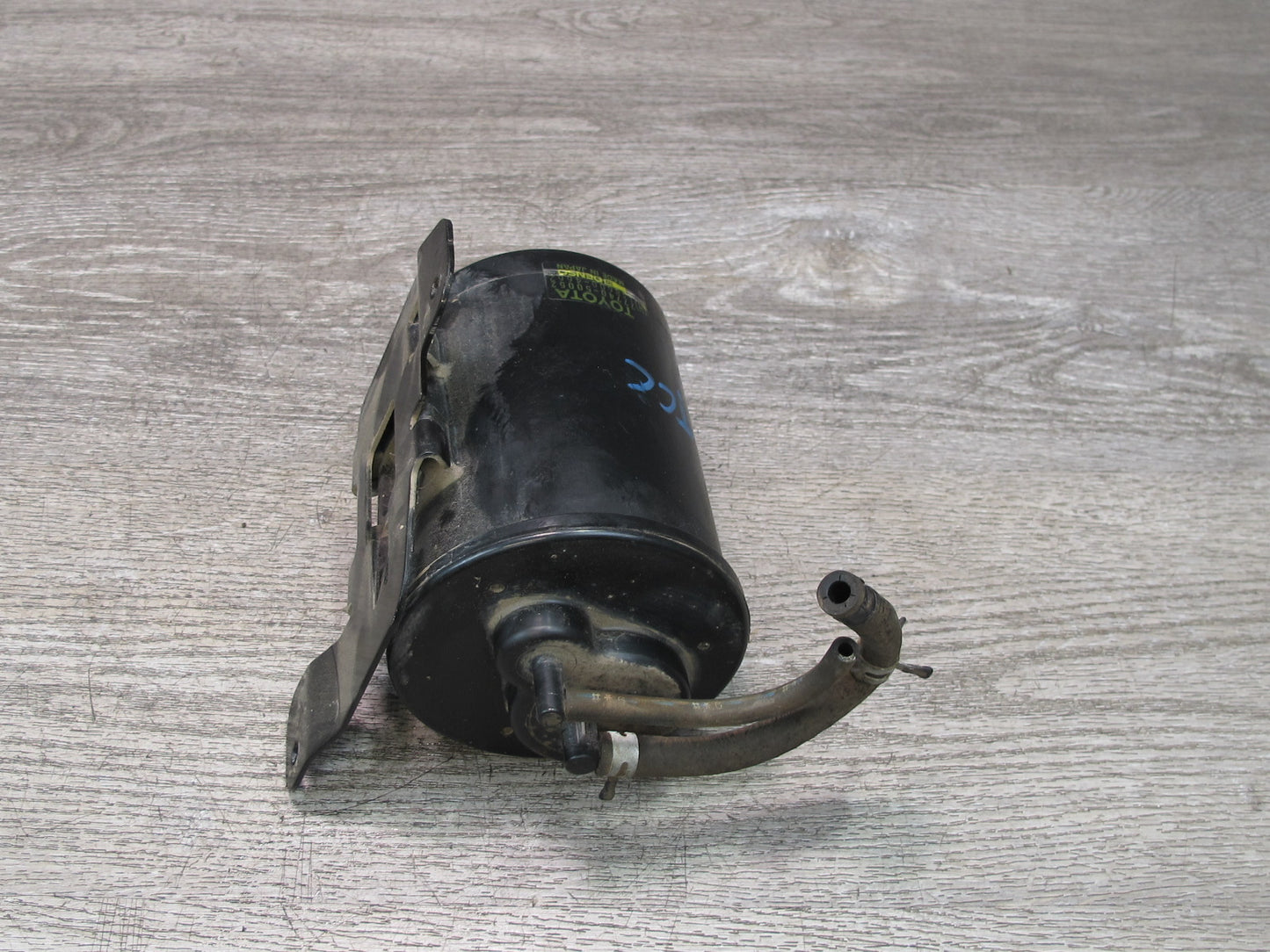 95-00 Toyota Celsior UCF20 RHD Fuel Evap Vapor Charcoal Canister 77740-50052 OEM