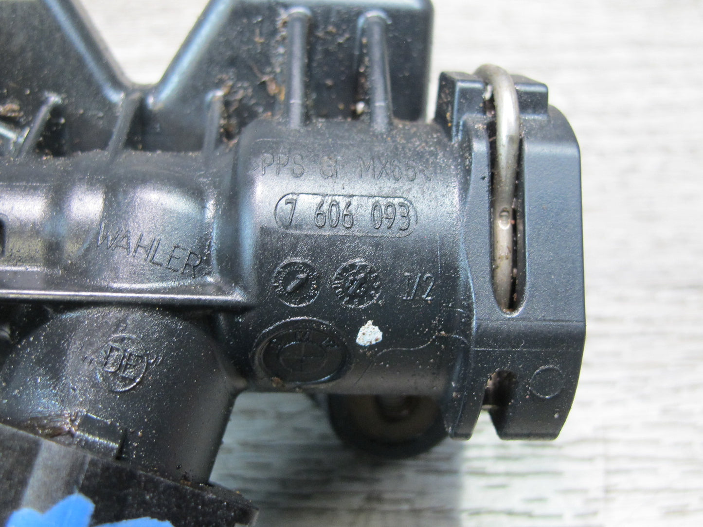 11-17 BMW F25 X3 Transmission Oil Cooler Thermostat Housing 7606093 OEM