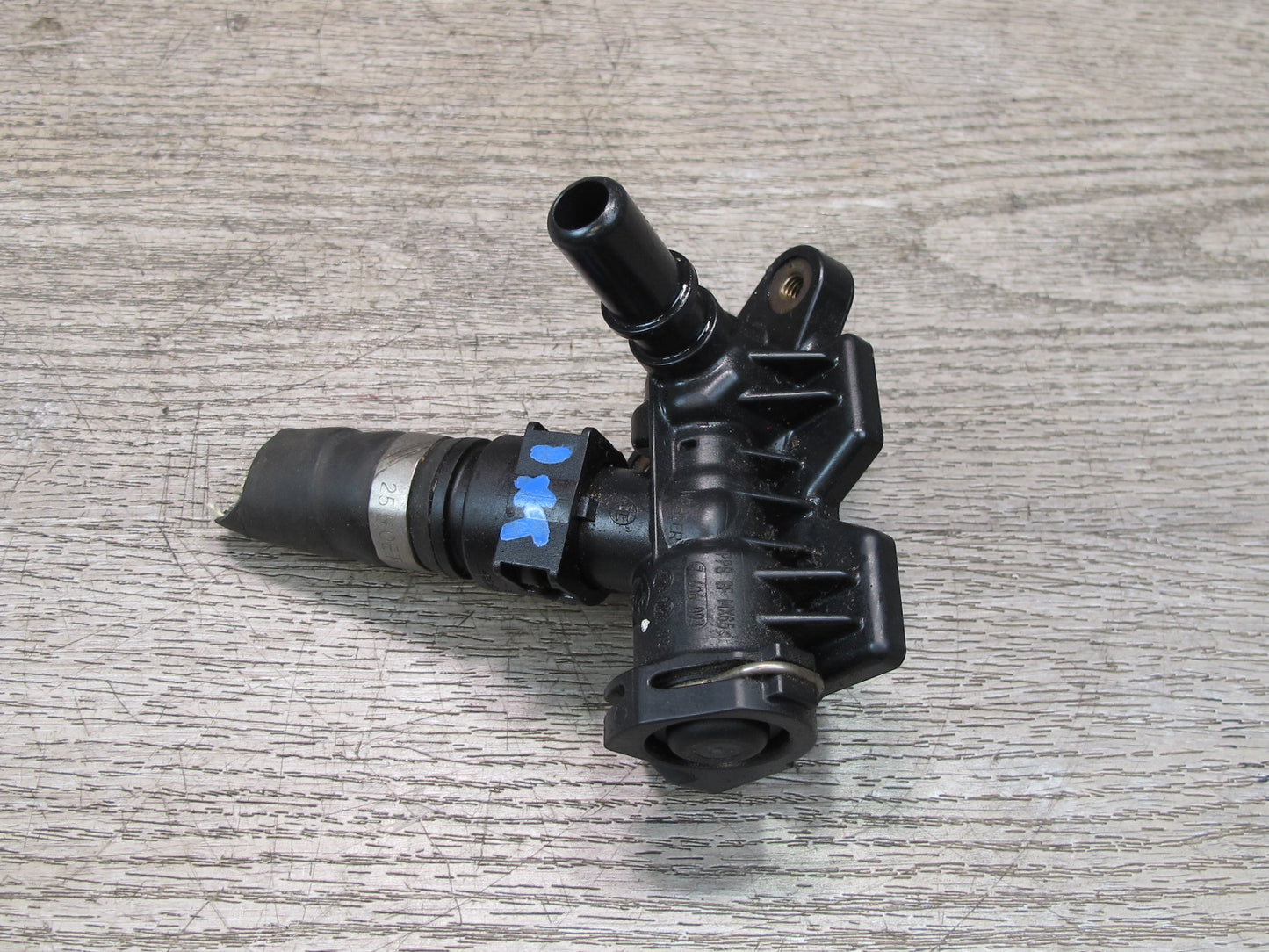 11-17 BMW F25 X3 Transmission Oil Cooler Thermostat Housing 7606093 OEM