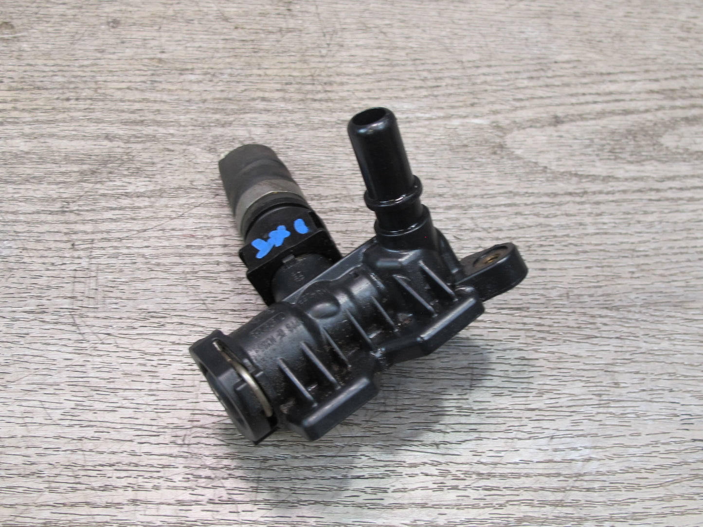 11-17 BMW F25 X3 Transmission Oil Cooler Thermostat Housing 7606093 OEM