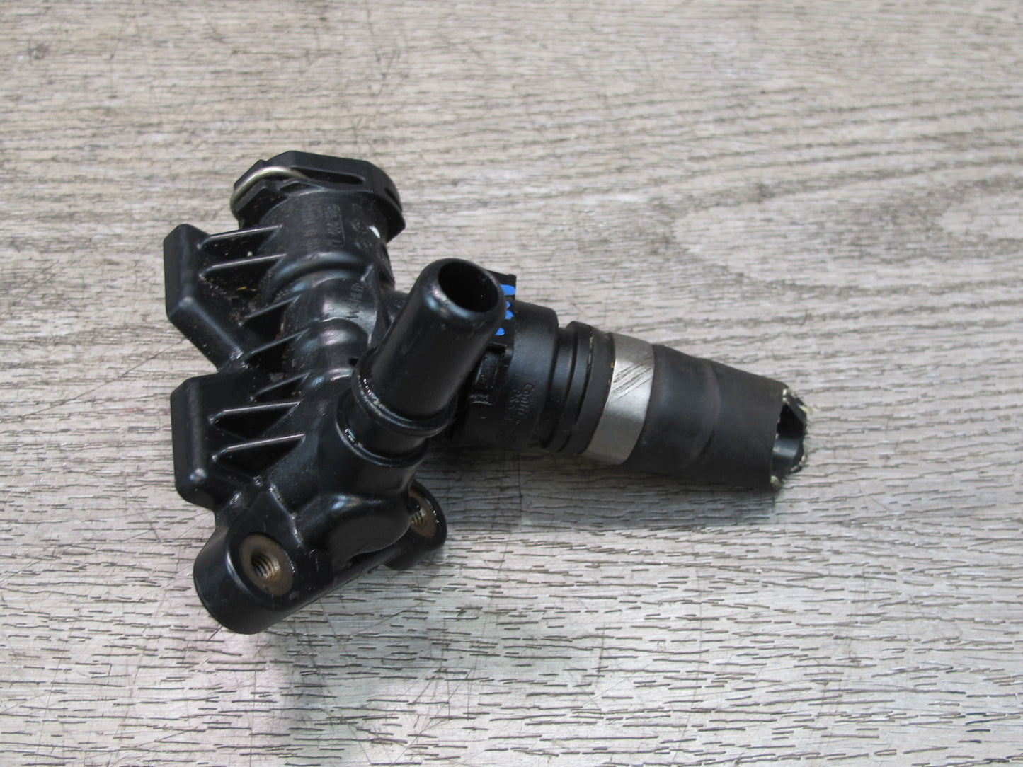 11-17 BMW F25 X3 Transmission Oil Cooler Thermostat Housing 7606093 OEM