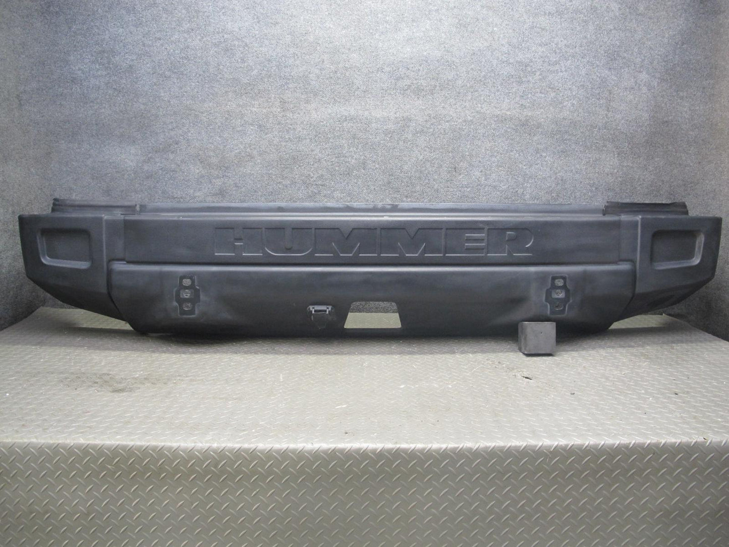 2003-2005 Hummer H2 Rear Bumper Panel Cover Assembly