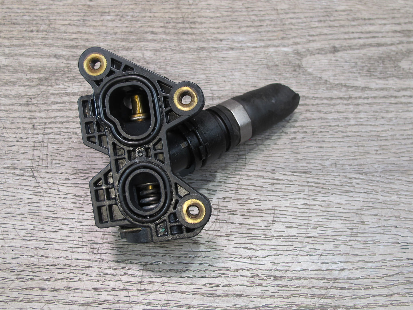 11-17 BMW F25 X3 Transmission Oil Cooler Thermostat Housing 7606093 OEM