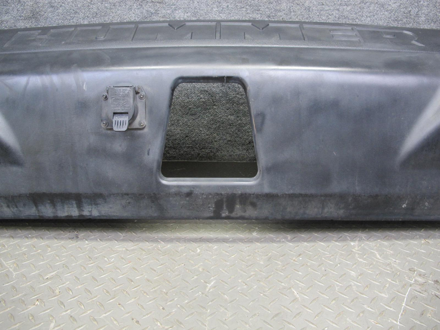 2003-2005 Hummer H2 Rear Bumper Panel Cover Assembly