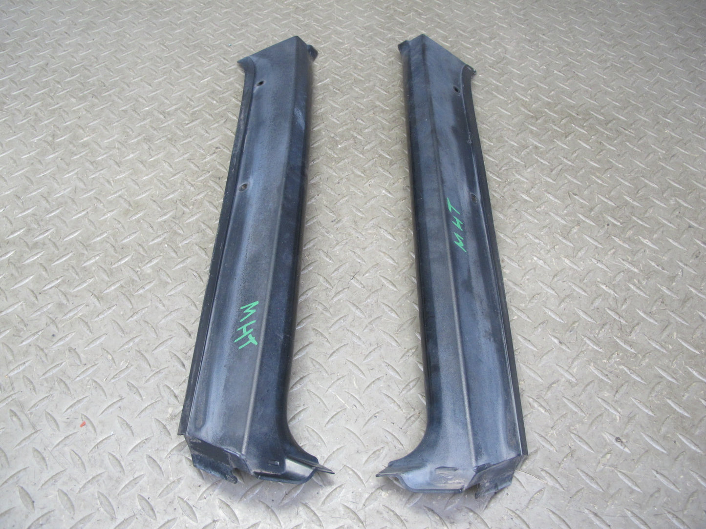 2003-2007 Hummer H2 Front Left Right Windshield A Pillar Trim Molding Panel Set