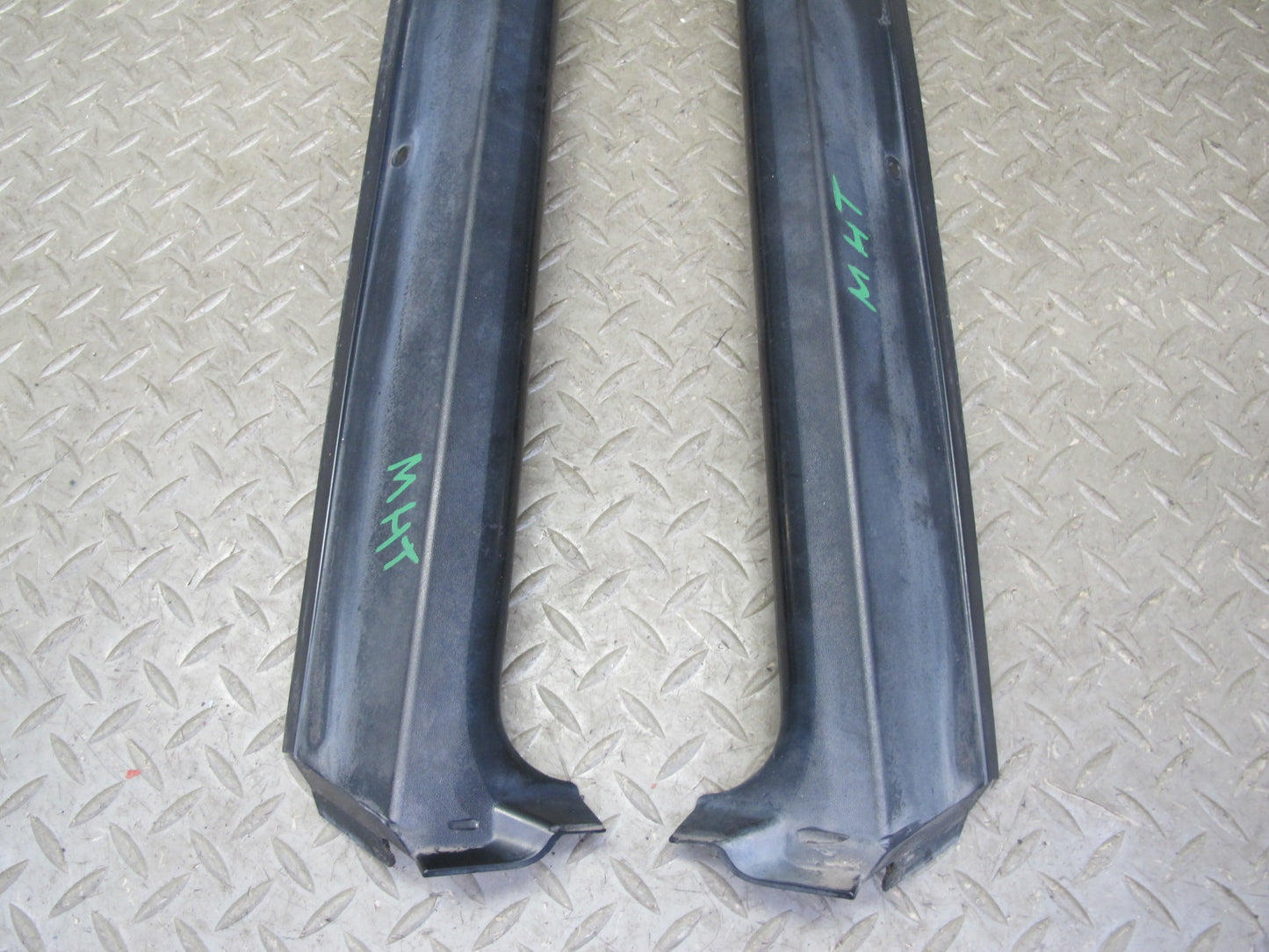 2003-2007 Hummer H2 Front Left Right Windshield A Pillar Trim Molding Panel Set