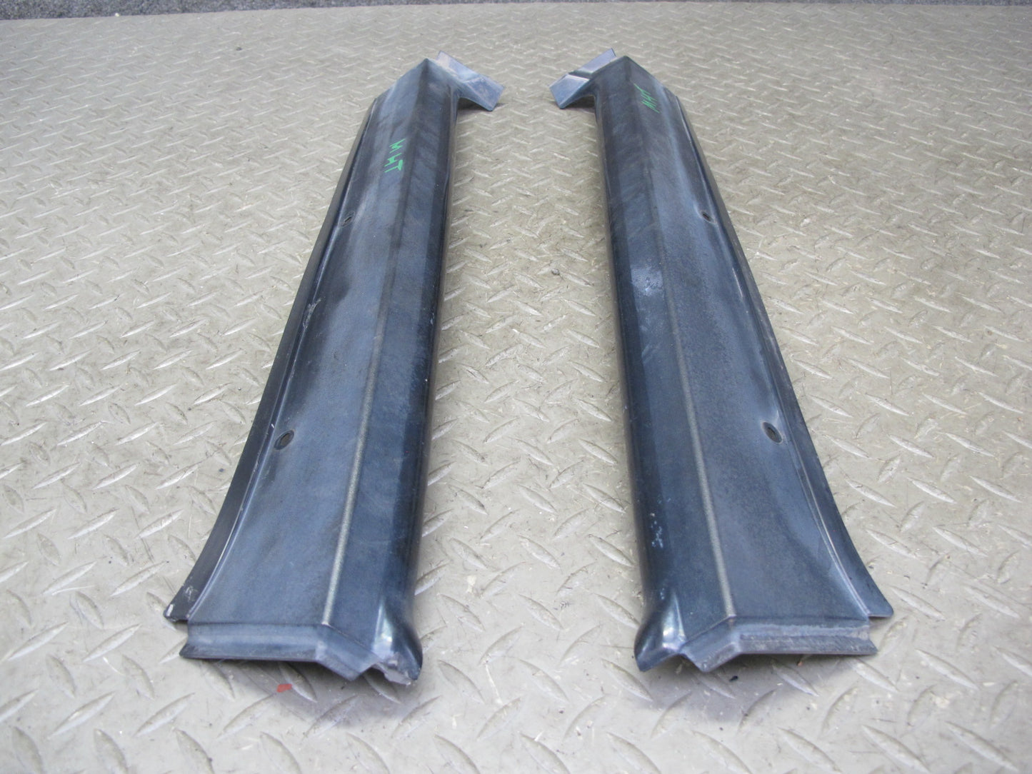 2003-2007 Hummer H2 Front Left Right Windshield A Pillar Trim Molding Panel Set