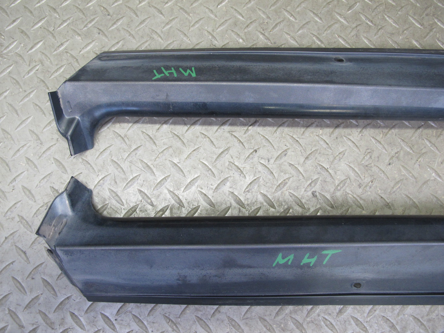 2003-2007 Hummer H2 Front Left Right Windshield A Pillar Trim Molding Panel Set