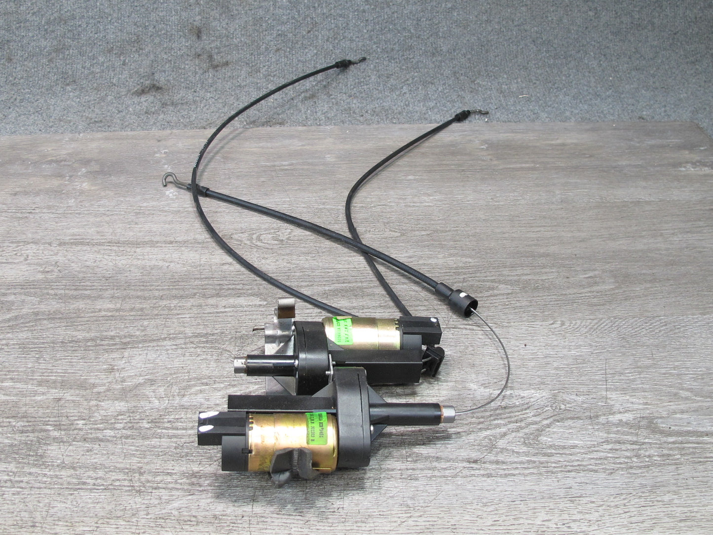 2003-2007 Hummer H2 Front Left Driver Side Seat Lower Frame Lumbar Motors Set