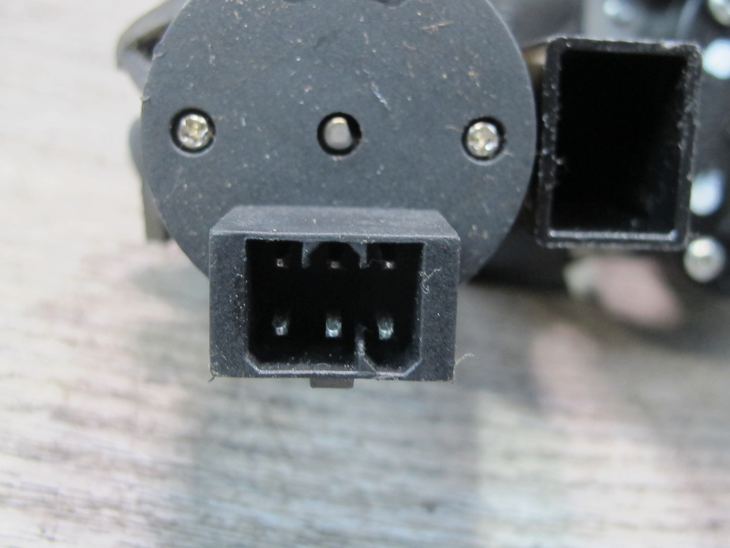 2003-2007 Hummer H2 Front Left Driver Side Seat Lower Frame Lumbar Motors Set