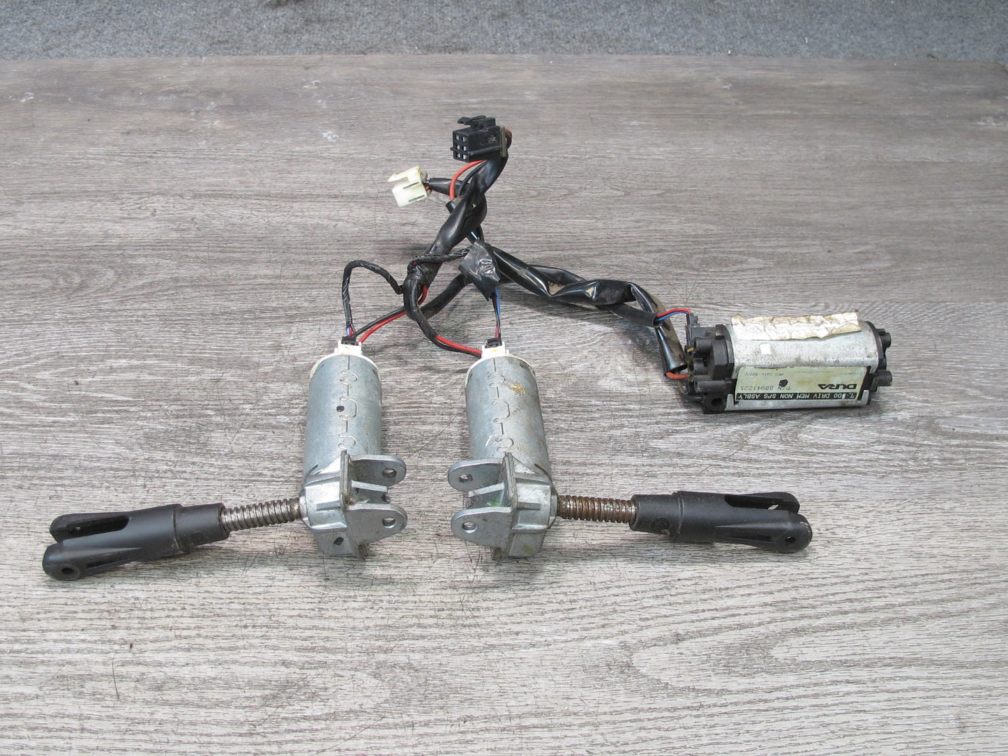 2003-2007 Hummer H2 Front Left Driver Side Seat Lower Frame Lumbar Motors Set