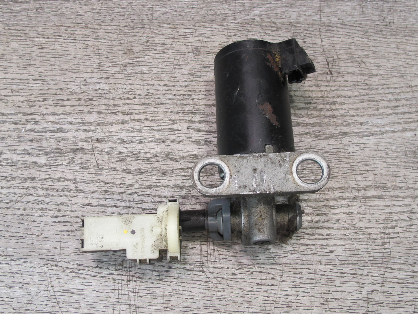 2003-2007 Hummer H2 Front Left Driver Side Seat Lower Frame Lumbar Motors Set