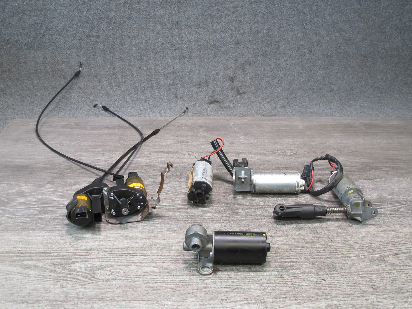 2003-2007 Hummer H2 Front Right Pass Side Seat Lower Frame Lumbar Motors Set