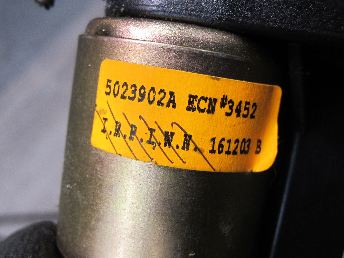 2003-2007 Hummer H2 Front Right Pass Side Seat Lower Frame Lumbar Motors Set