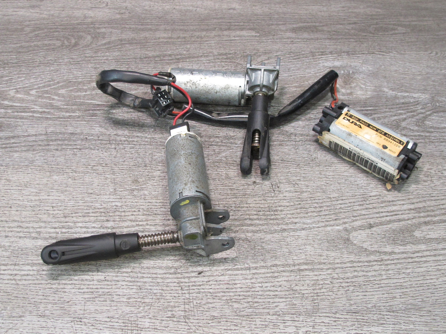 2003-2007 Hummer H2 Front Right Pass Side Seat Lower Frame Lumbar Motors Set