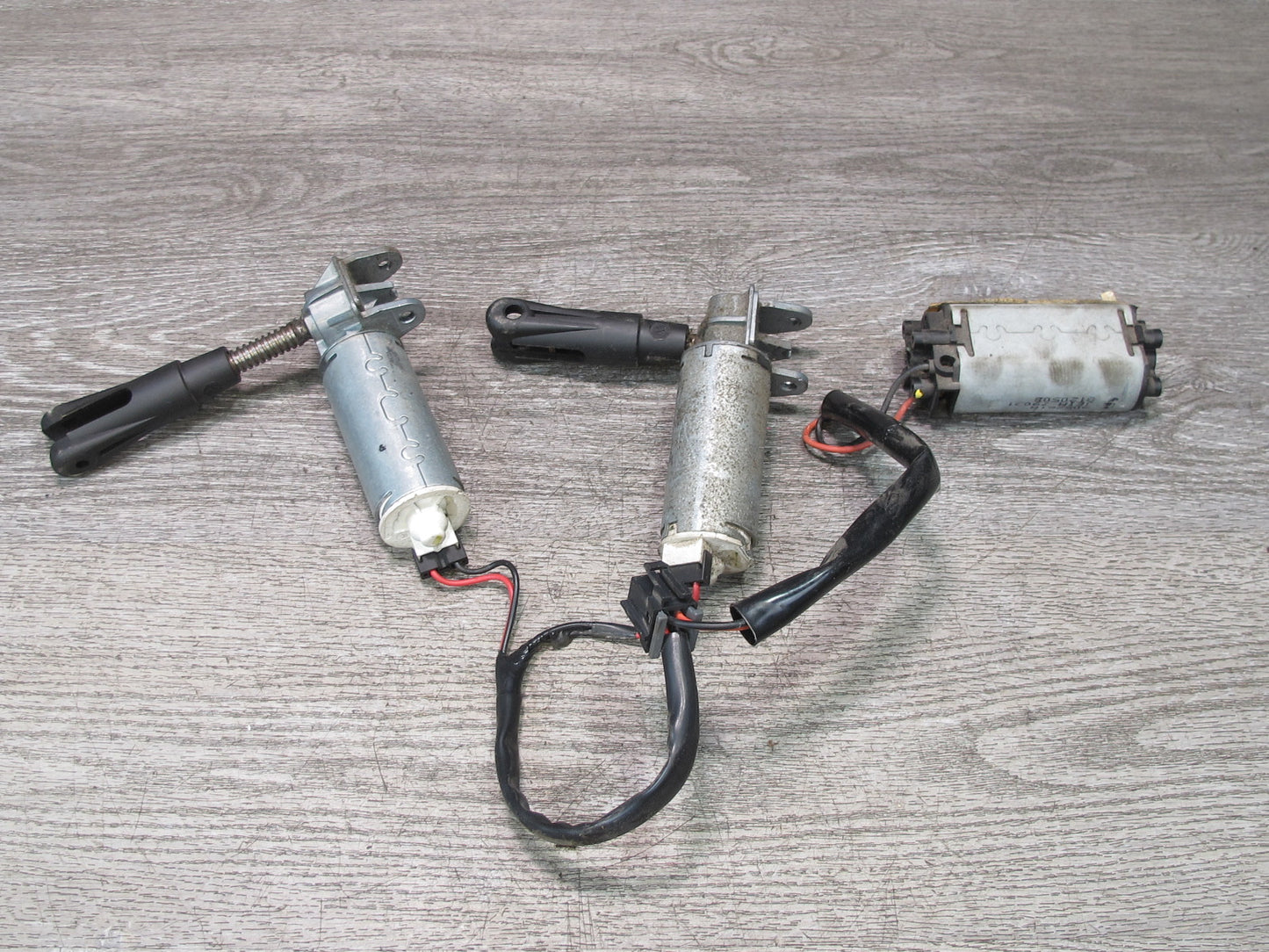 2003-2007 Hummer H2 Front Right Pass Side Seat Lower Frame Lumbar Motors Set