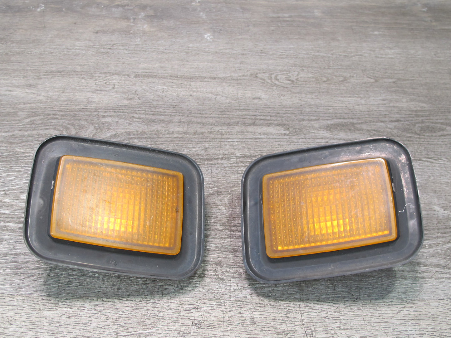 2003-2009 Hummer H2 Front Left & Right Side Turn Signal Parking Light Lamp Set