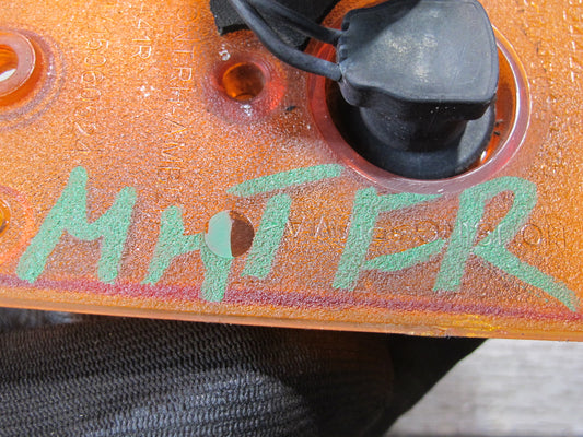 2003-2009 Hummer H2 Front Right Side Roof Clearance Marker Light Lamp