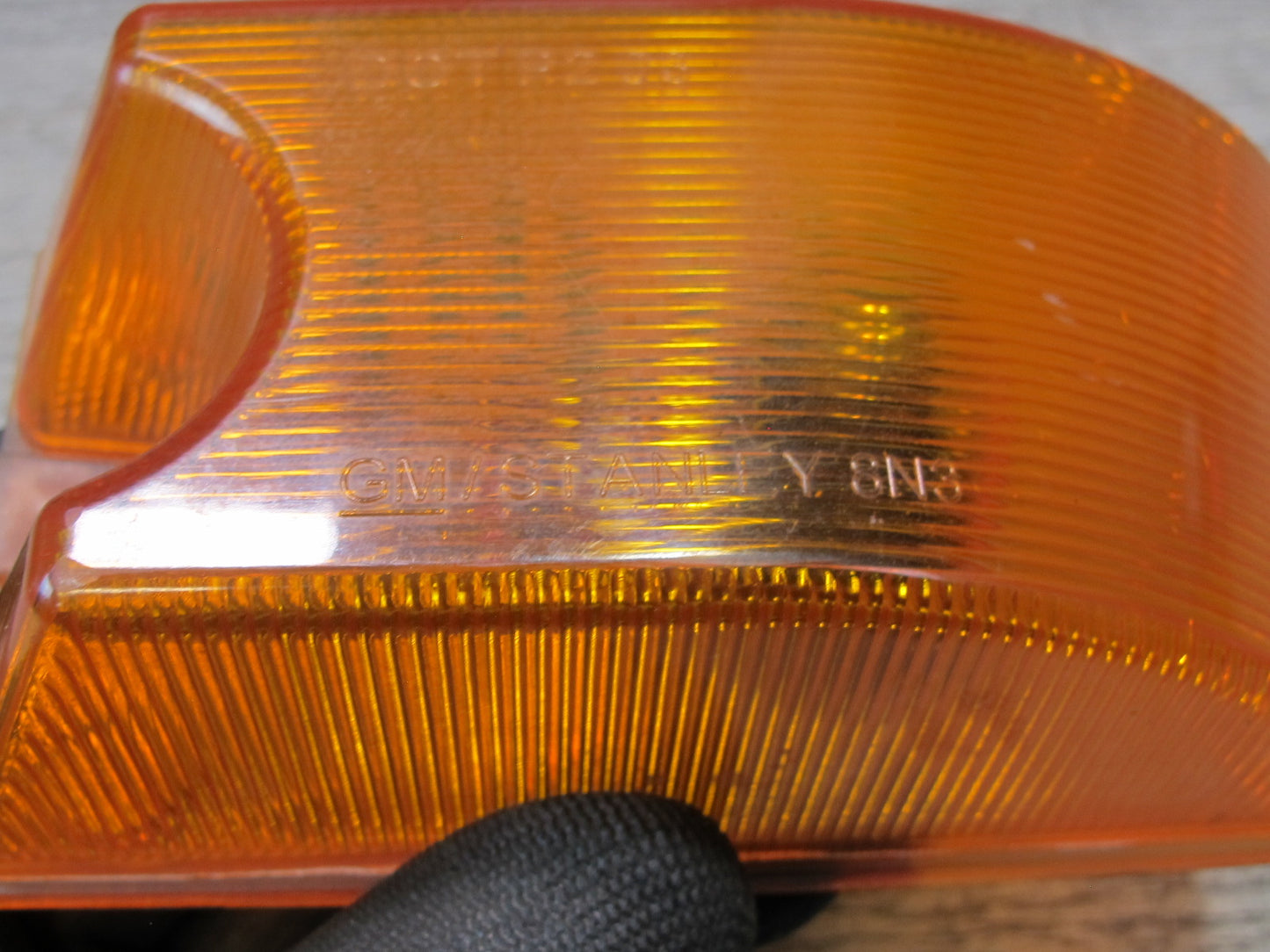 2003-2009 Hummer H2 Front Right Side Roof Clearance Marker Light Lamp