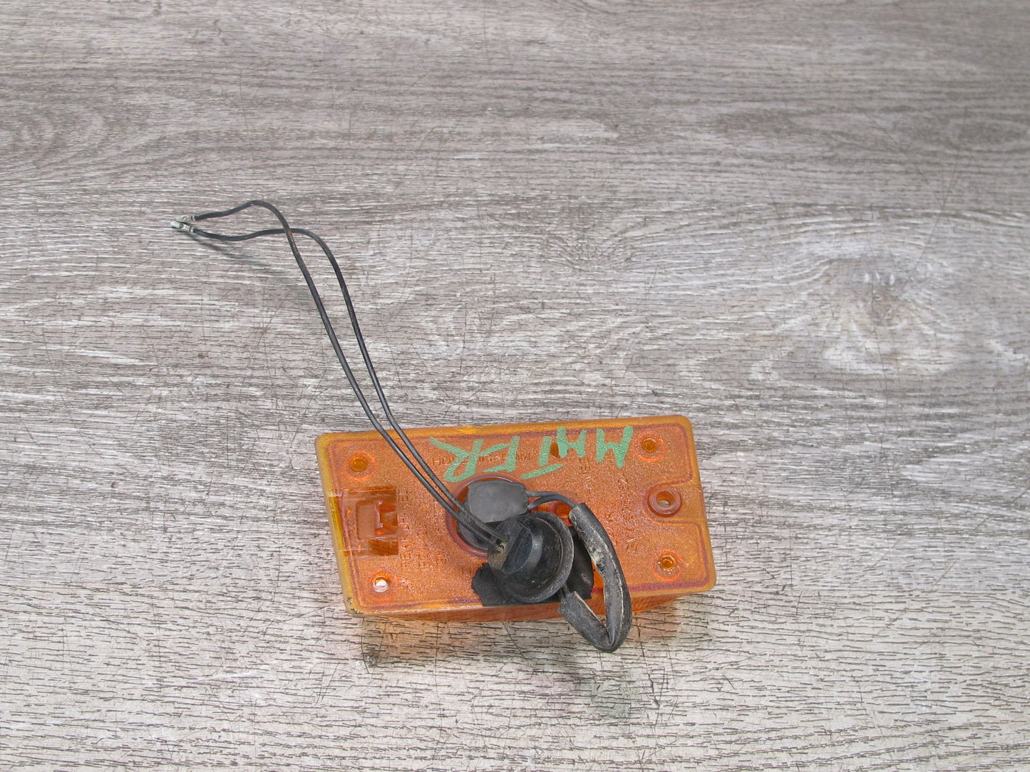 2003-2009 Hummer H2 Front Right Side Roof Clearance Marker Light Lamp