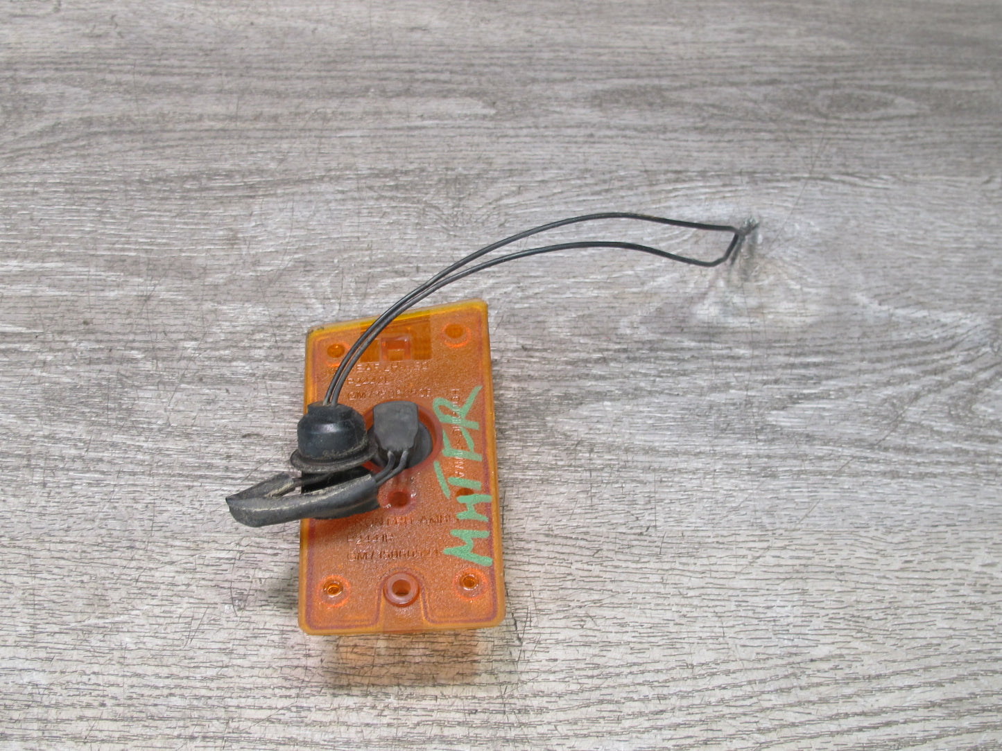 2003-2009 Hummer H2 Front Right Side Roof Clearance Marker Light Lamp