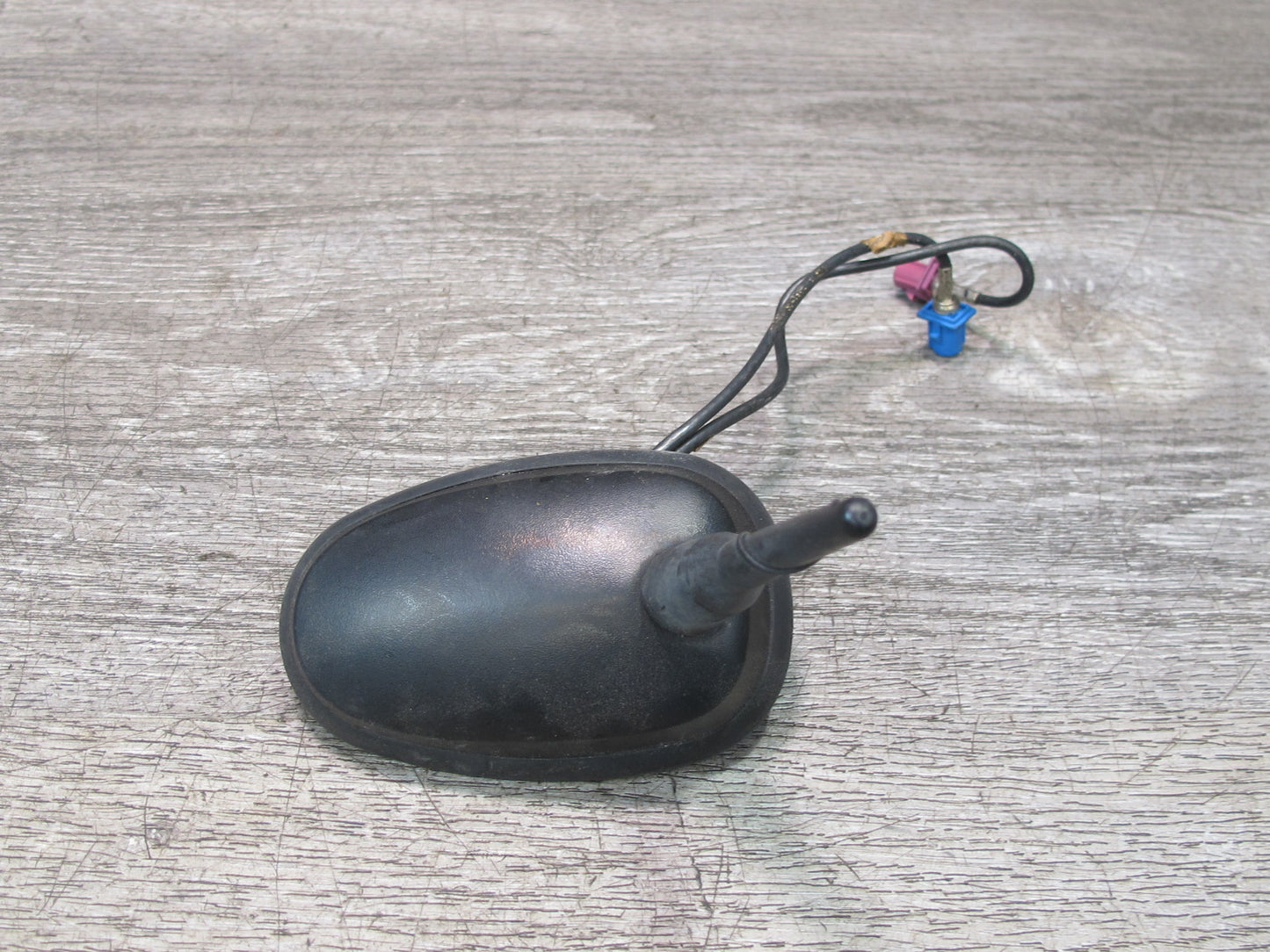 2003-2004 Hummer H2 Upper Roof Overhead Radio AM FM Shark Antenna