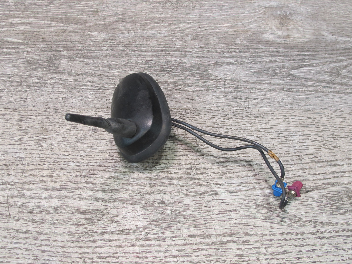 2003-2004 Hummer H2 Upper Roof Overhead Radio AM FM Shark Antenna