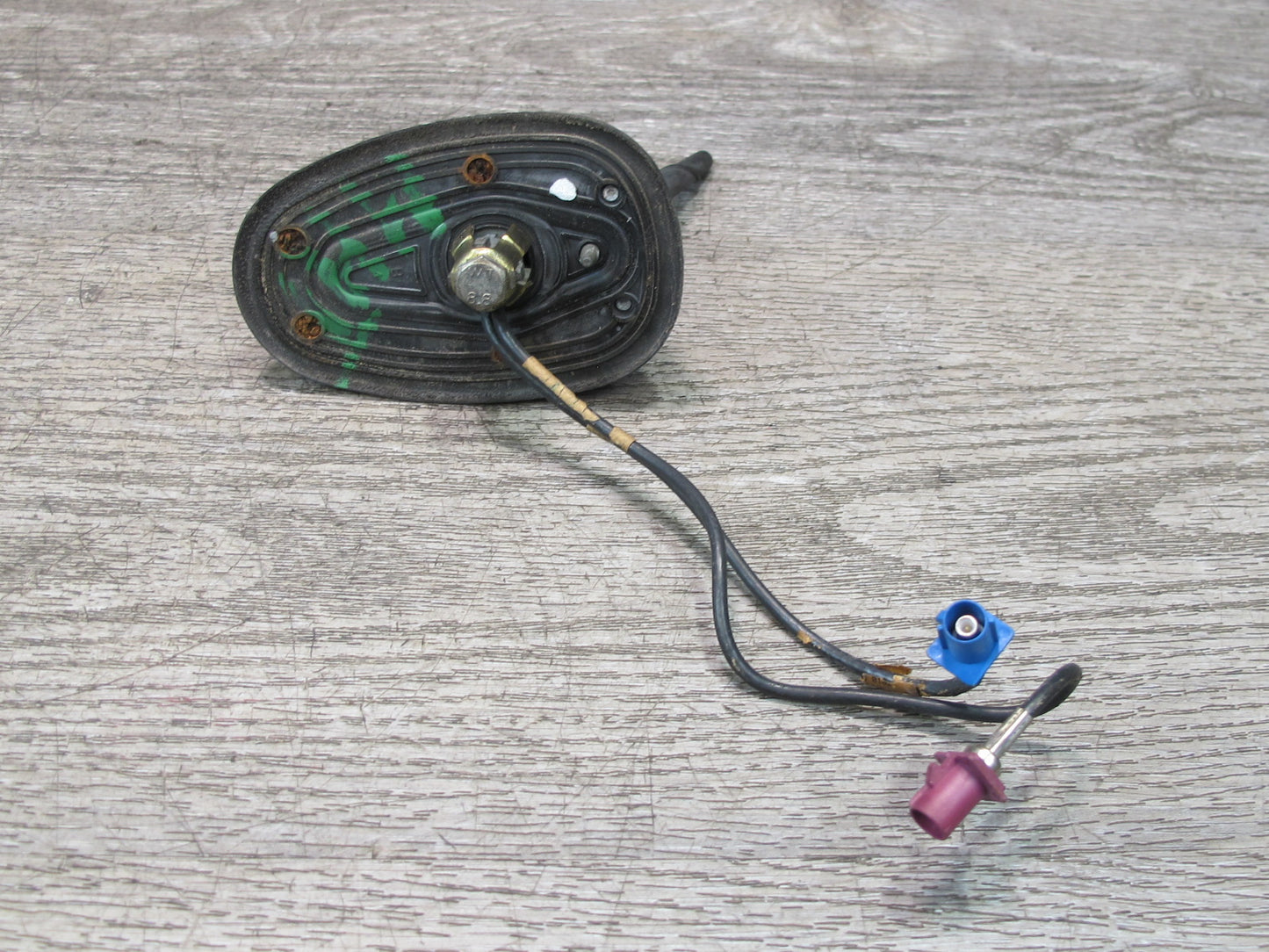 2003-2004 Hummer H2 Upper Roof Overhead Radio AM FM Shark Antenna